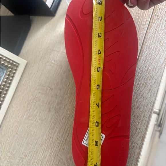 Christian Louboutin Flip Flop - Picture 7 of 9